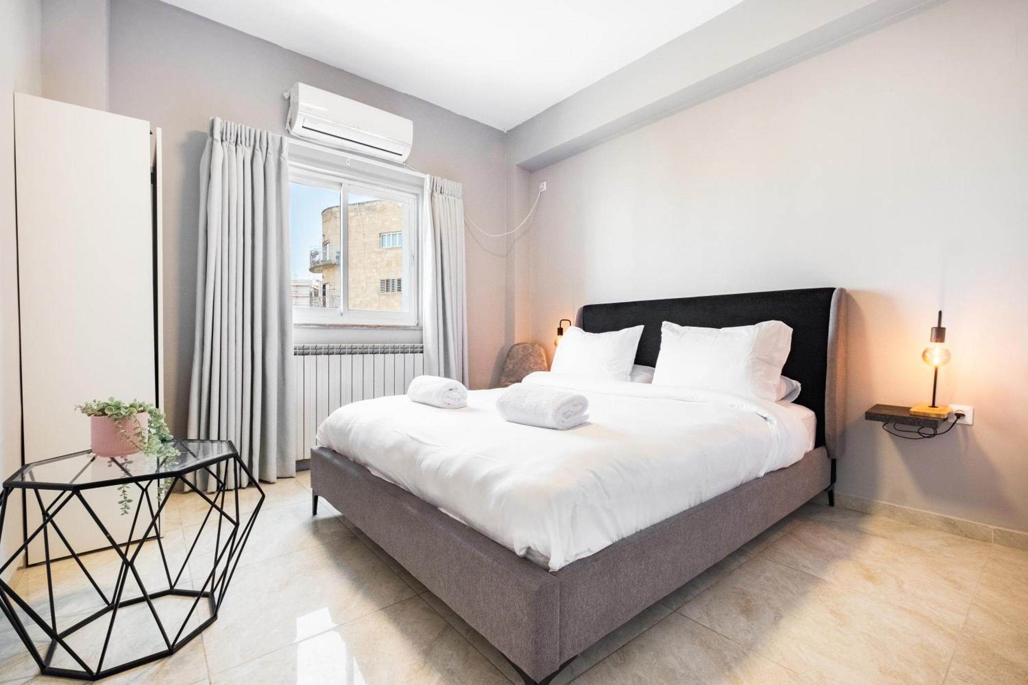 Modern Bright, Near Mahane Yehuda Market, Balcony Єрусалим Екстер'єр фото